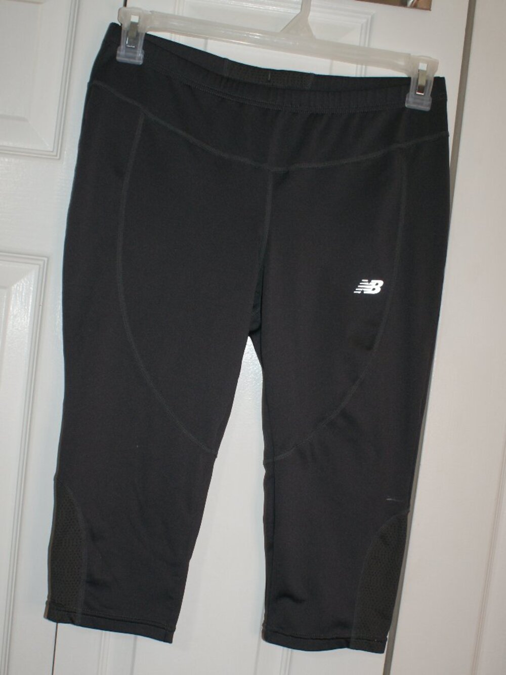 New Balance Lightning Dry Capri legging - LARGE - LIKE NEW